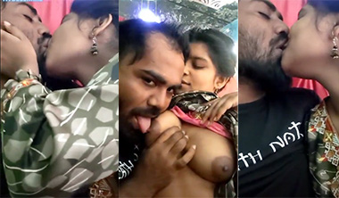 Beautiful Desi College Girl Ka Boobs Sucking MMS