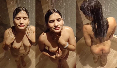 Desi Hot Girlfriend Sucking Boyfriend Dick In Bathroom