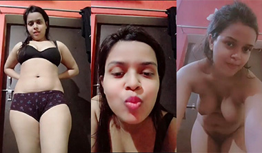 Desi Girl Showing And Fingering Her Pussy Fucking MMS