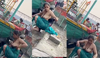 Desi Milf Bhabhi Outdoor Bathing Captured New MMS Clip